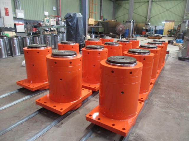 350 tons jack