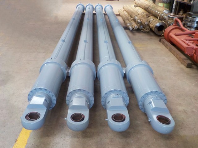 Electrode lifting hydraulic cylinder