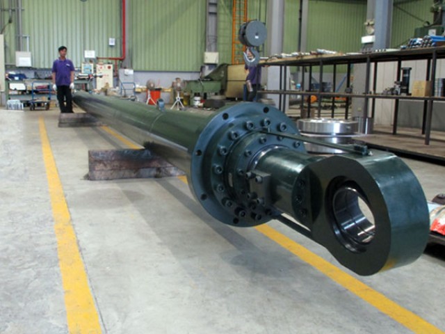 Electric furnace MAST lifting hydraulic cylinder