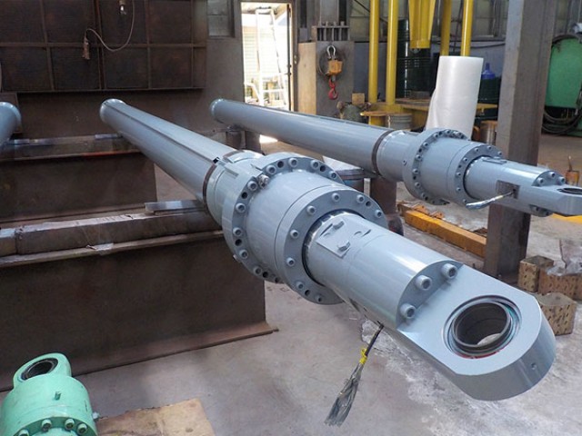 Steel drum refining furnace electrode carbon rod hydraulic cylinder
