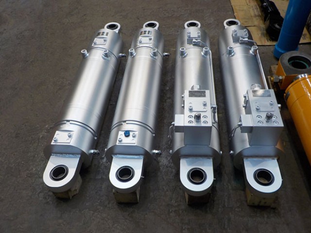 爐門推渣舉升油壓缸