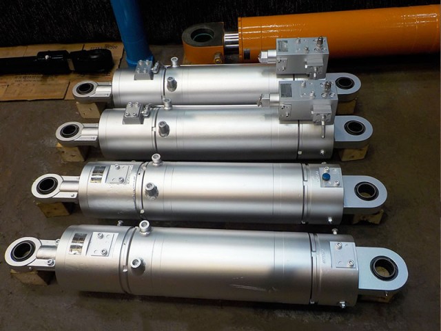 Telescopic cylinder