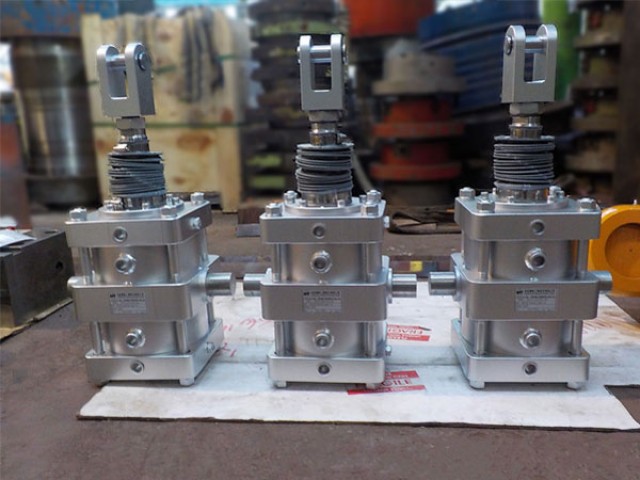 精煉爐水冷空壓缸