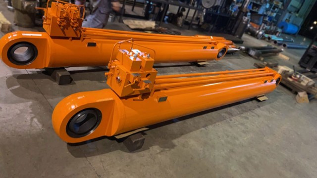 爐渣車舉升油壓缸