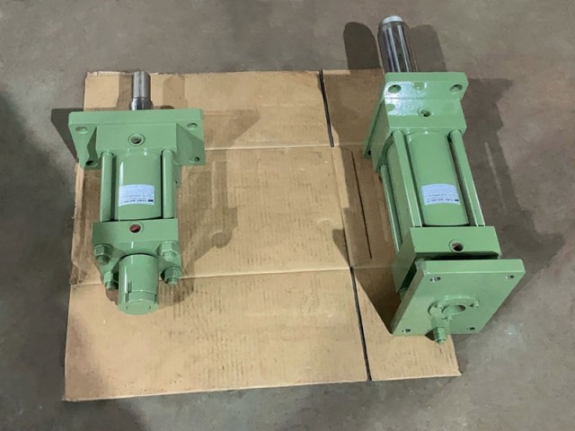 鍛冶機械（鉄打ち）油圧シリンダ