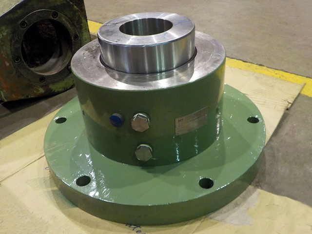 鋸片夾緊油壓缸