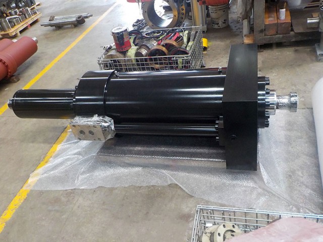 泥詰め試験台油圧シリンダ