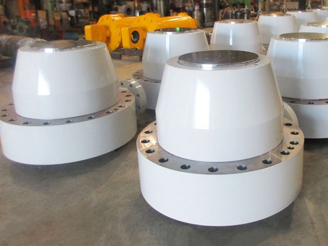 300 トン親子シリンダ