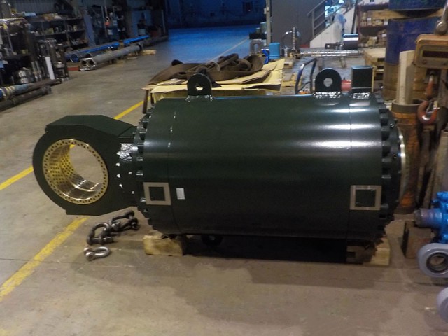 型大鋼胚轉台Ladle升降油壓缸