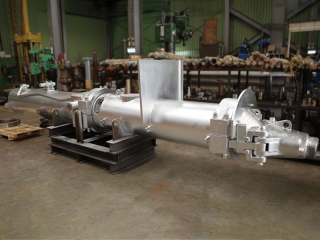 C/H M/G 泥詰め機の進退油圧シリンダ