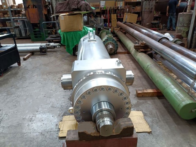 Ram cylinder of Mud Gun machine