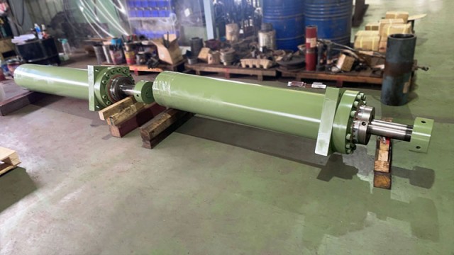 壓床上升油壓缸