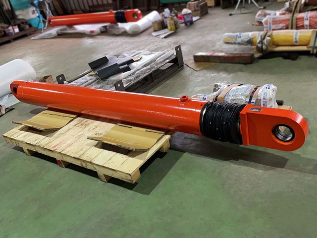 CSU HOLDING油壓缸-CA200/140x1650