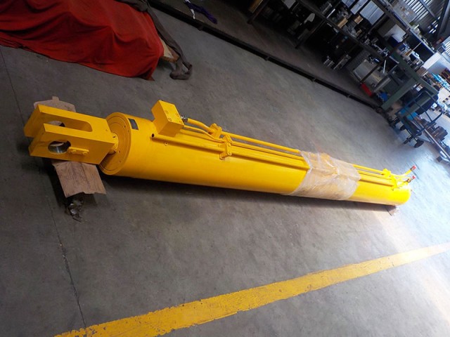 卸料機桁架油壓缸