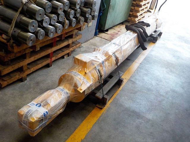 卸料機桁架油壓缸