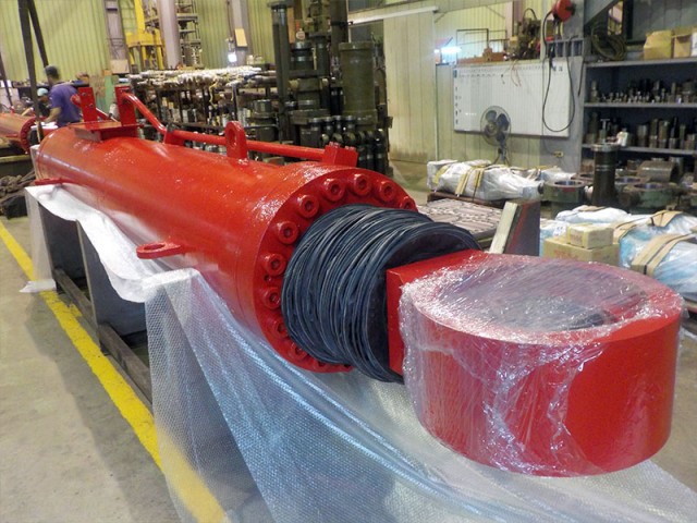 CSU BOOM LUFFING油壓缸