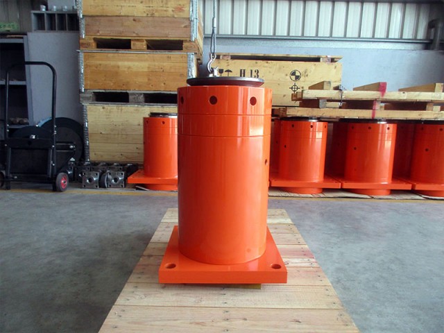 200トンジャッキ