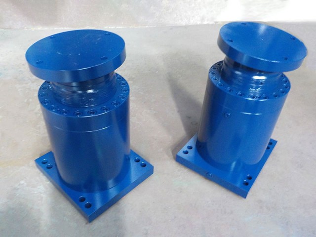 360トンジャッキ