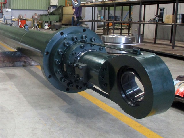 電爐MAST升降油壓缸