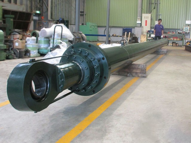 電爐MAST升降油壓缸