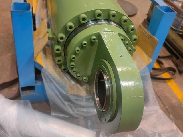 LD TURRET ARM油壓缸-FB540x370