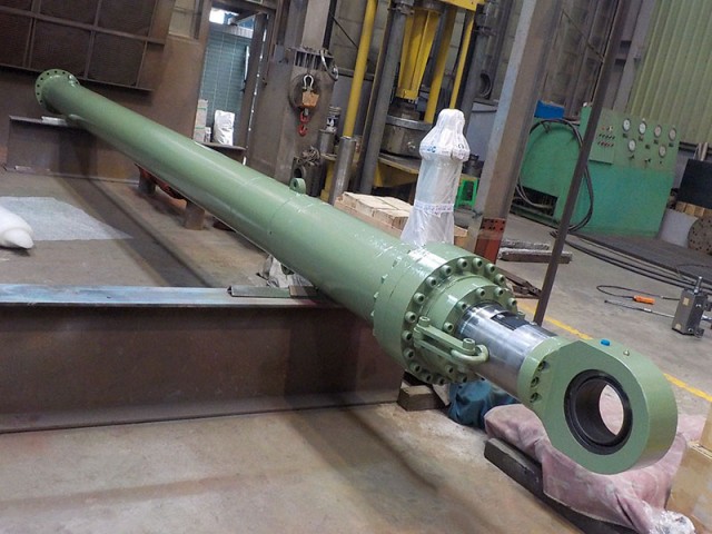 電爐電極升降油壓缸