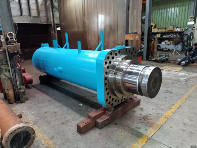 廢鐵壓塊機油壓缸