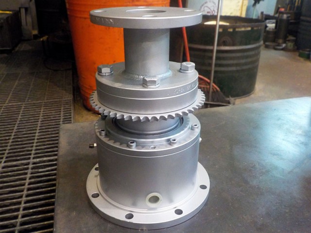 補爐機陶瓷旋轉接頭