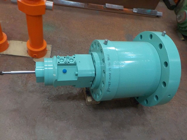 前後段T/R旋轉油壓缸-FA300/112x150