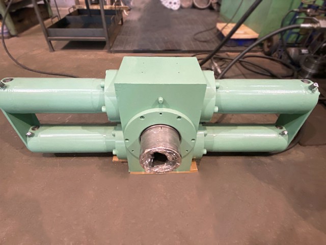 分鋼槽翻轉台旋轉缸