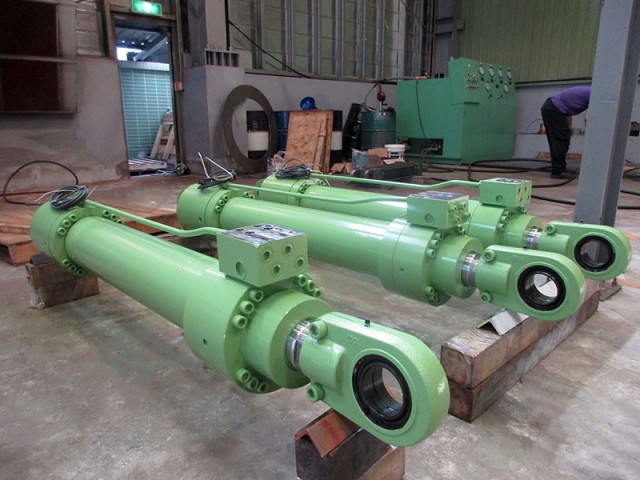 L/F ROOF升降油壓缸