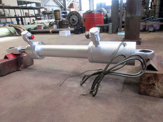 細粉還元工場油圧シリンダ