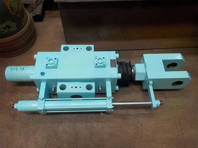 CROSS FOLLOWER FOR AGC油圧シリンダ