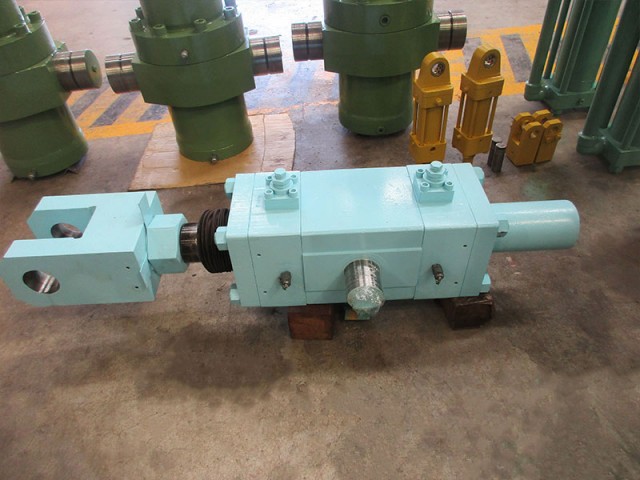 CROSS FOLLOWER FOR AGC油壓缸