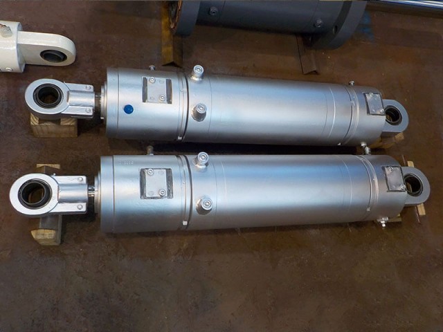 爐門推渣舉升油壓缸