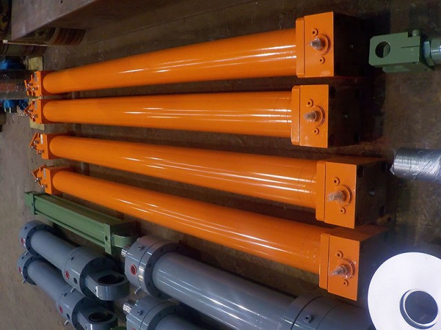 同步多節式油壓缸