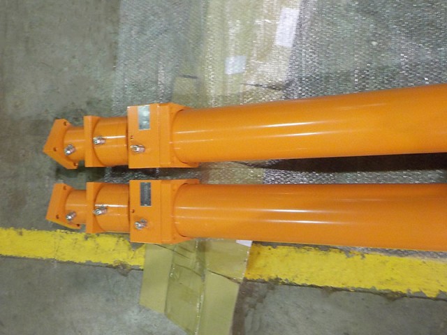 爐修車同步多節油壓缸