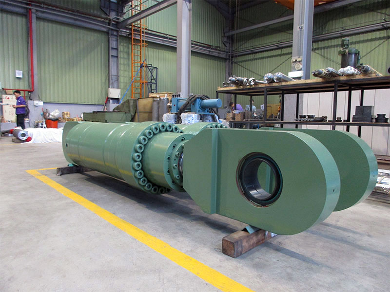 RF Walking beam lifting hydraulic cylinder