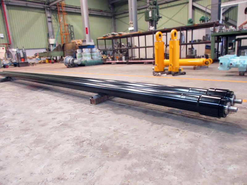 Forklift hydraulic cylinder
