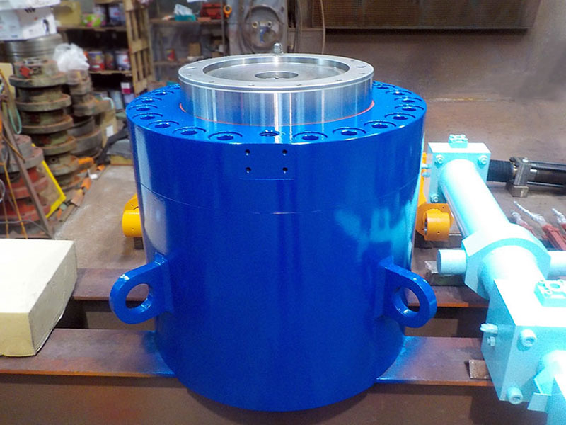 Tempering machine hydraulic cylinder