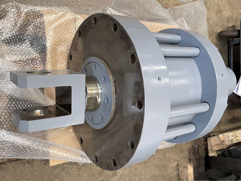 Winder rotating hydraulic cylinder