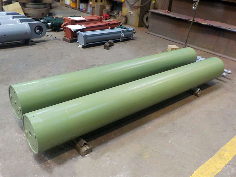Piston type accumulator