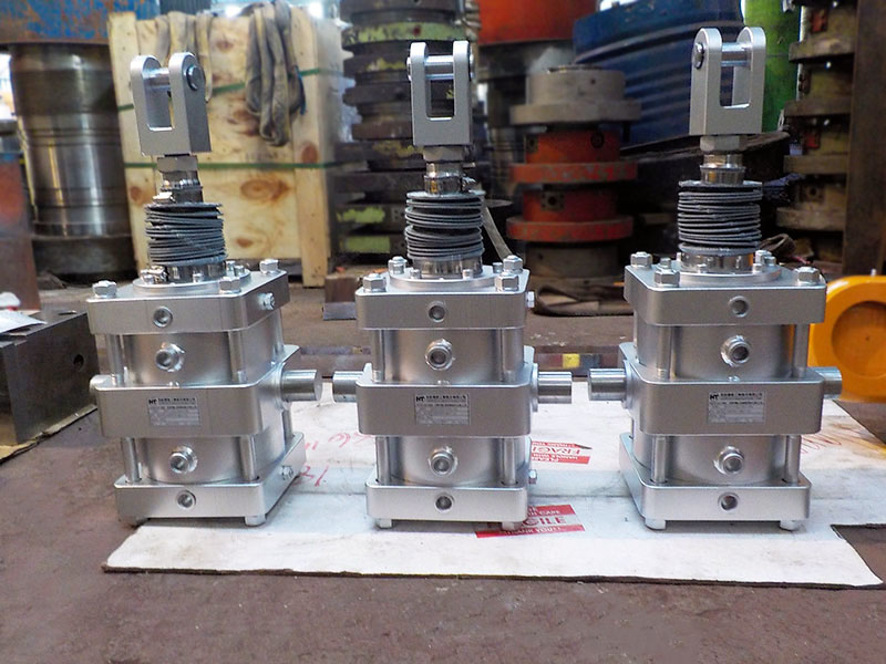 Water-cooling pneumatic cylinder of Refining furnace